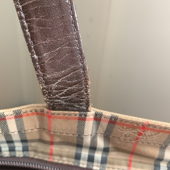 Burberry's Double Handle Large Beige Tote Shadow Horse Haymarket Check Trim GUC - Picture 10 of 13